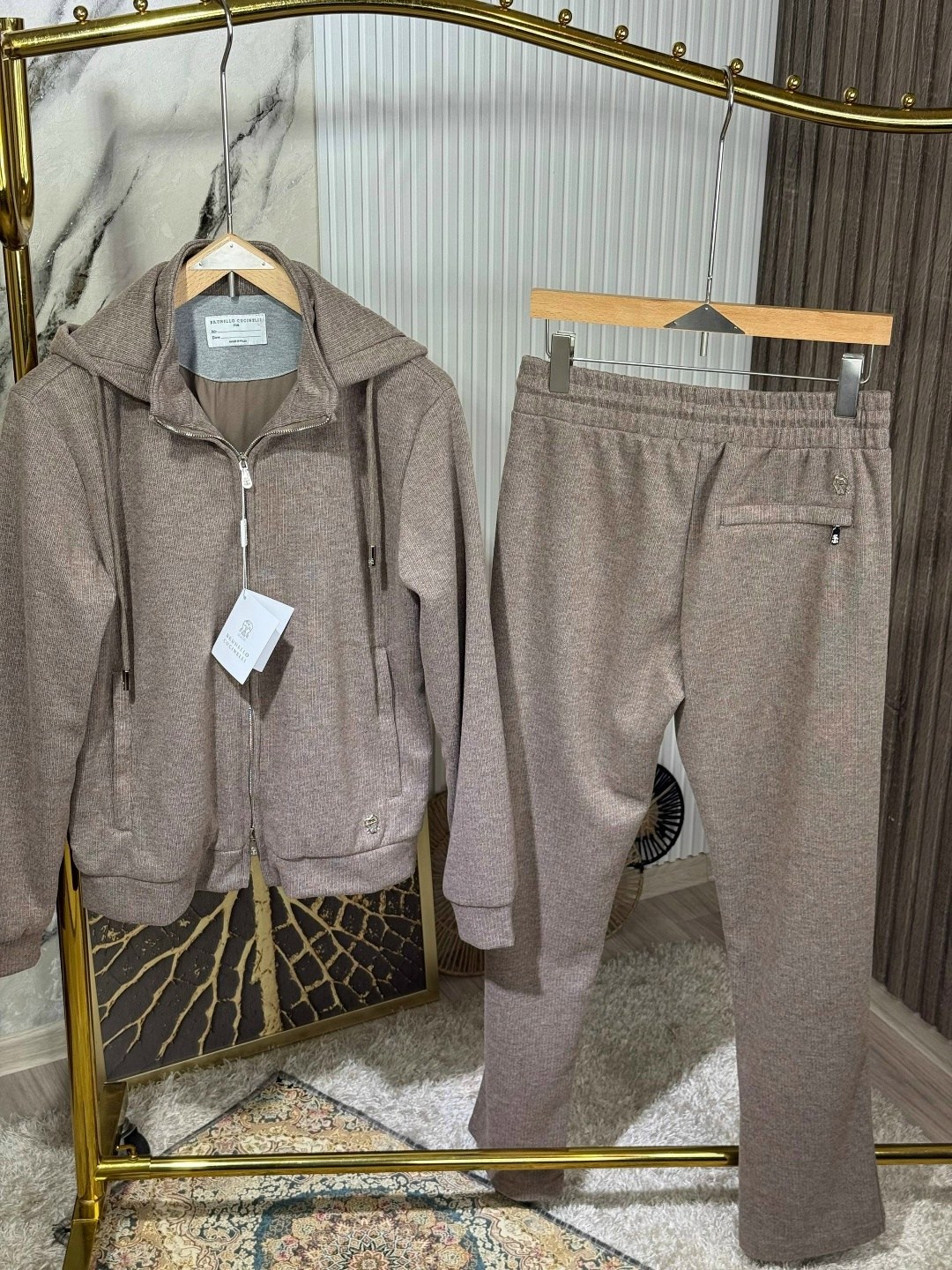 спортивный костюм brunello cucinelli,кашемировый костюм loro piana,костюм brunello cucinelli,костюм loro piana,спортивный костюм loro piana