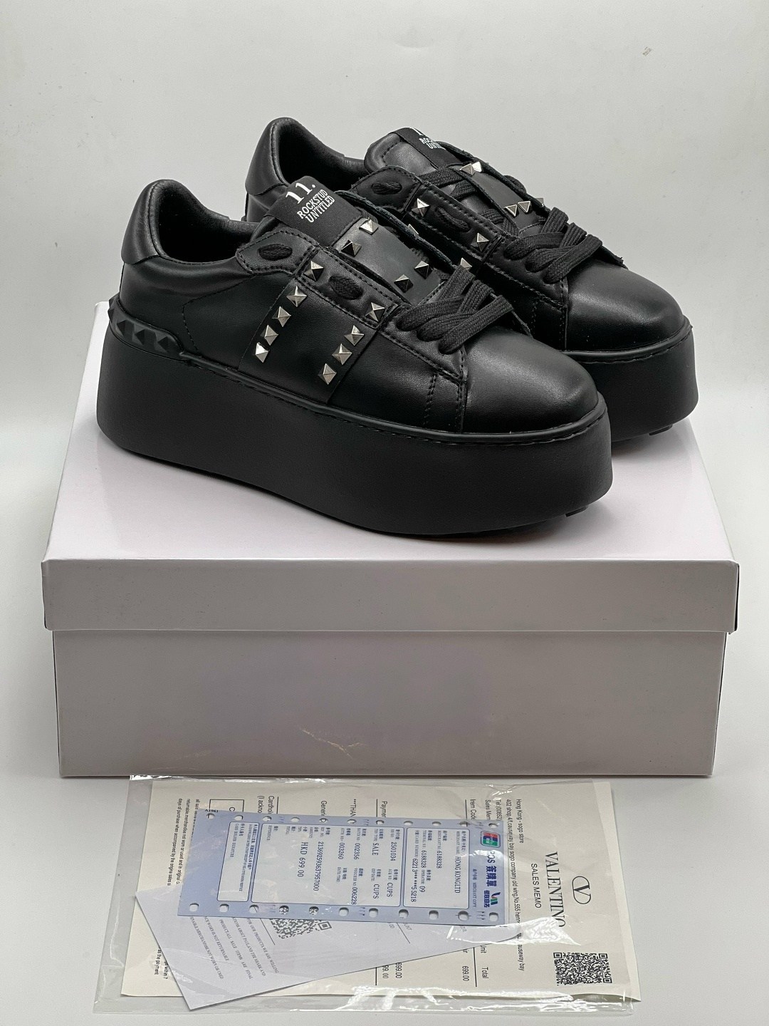 кроссовки женские valentino,кроссовки valentino,,кеды valentino,женские кожаные кроссовки valentino garavani rockstud