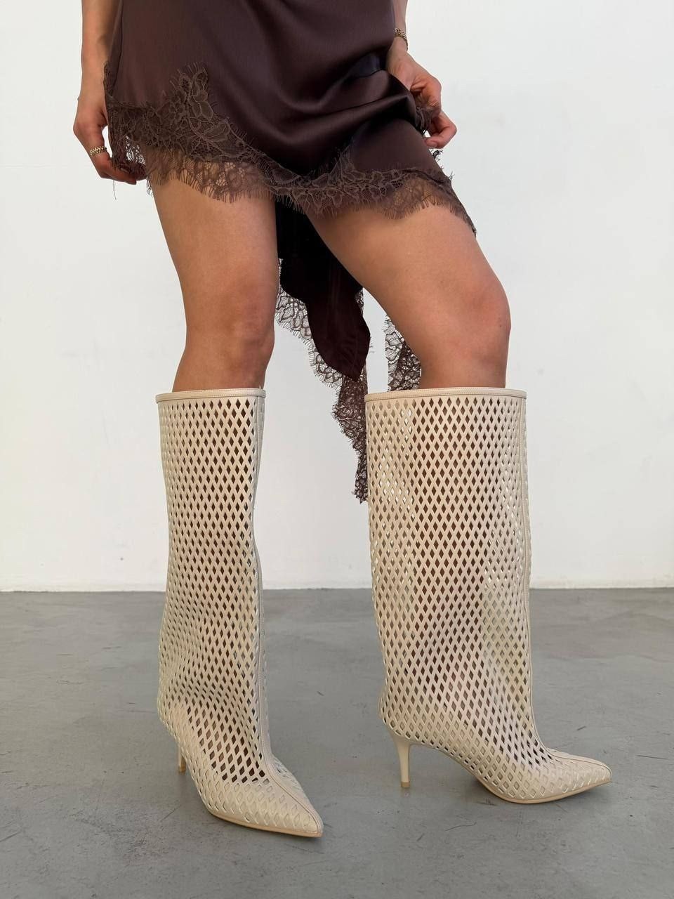 бежевые сапоги,женские сапоги,летние сапоги,женская ,длинные сапоги