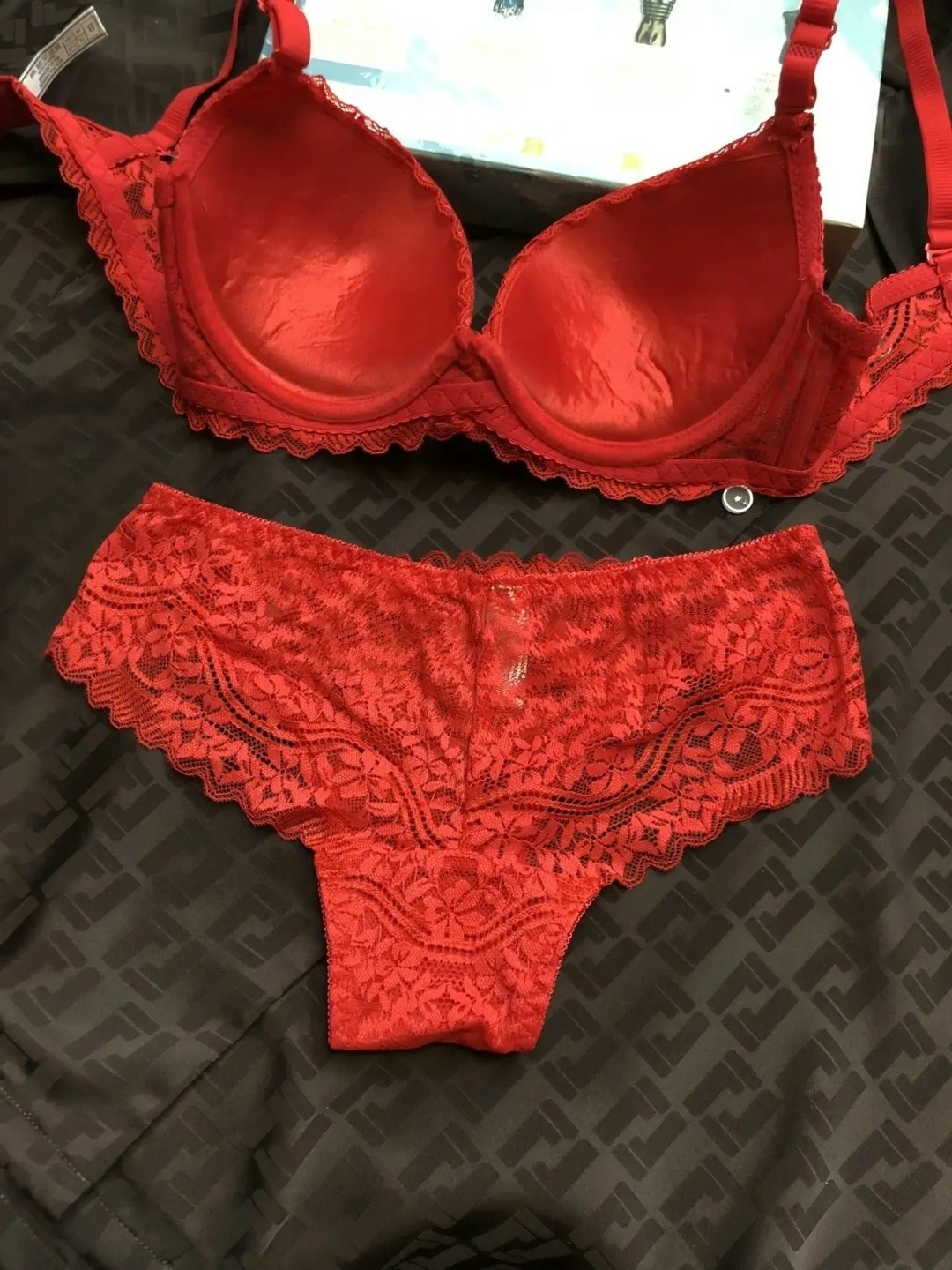 красное нижнее белье комплект,красное нижнее белье,нижнего белья комплект,красное белье комплект,комплект женского нижнего белья