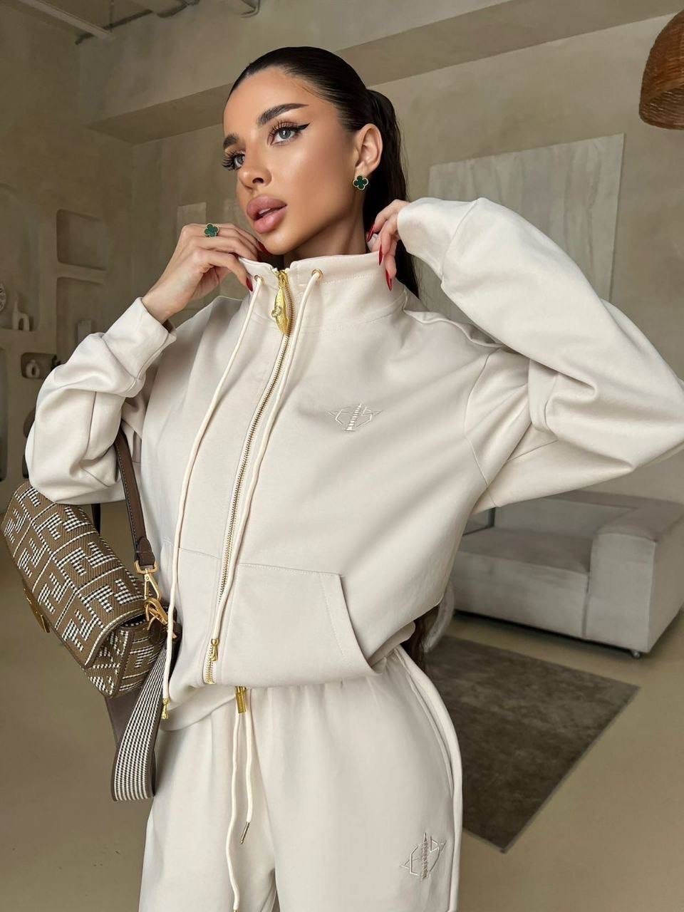 спортивный костюм loro piana,женский спортивный костюм,костюм женский,спортивный костюм,повседневный спортивный костюм