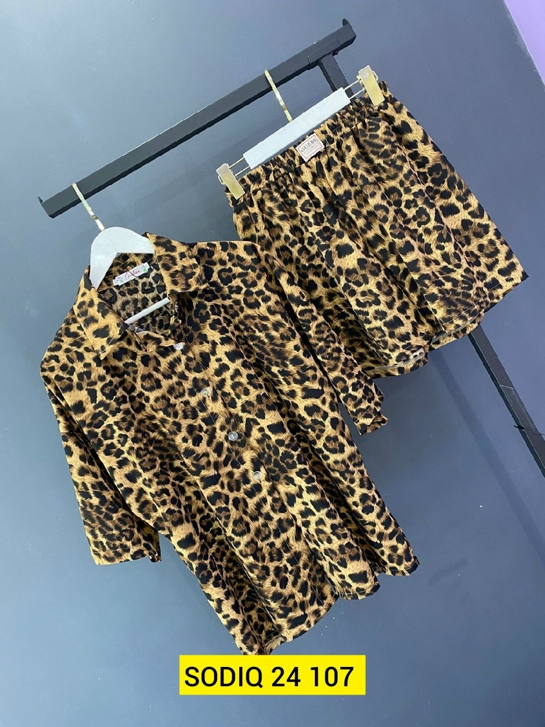 леопардовые костюмы,женские костюмы,,костюм двойка,костюм женский рубашка