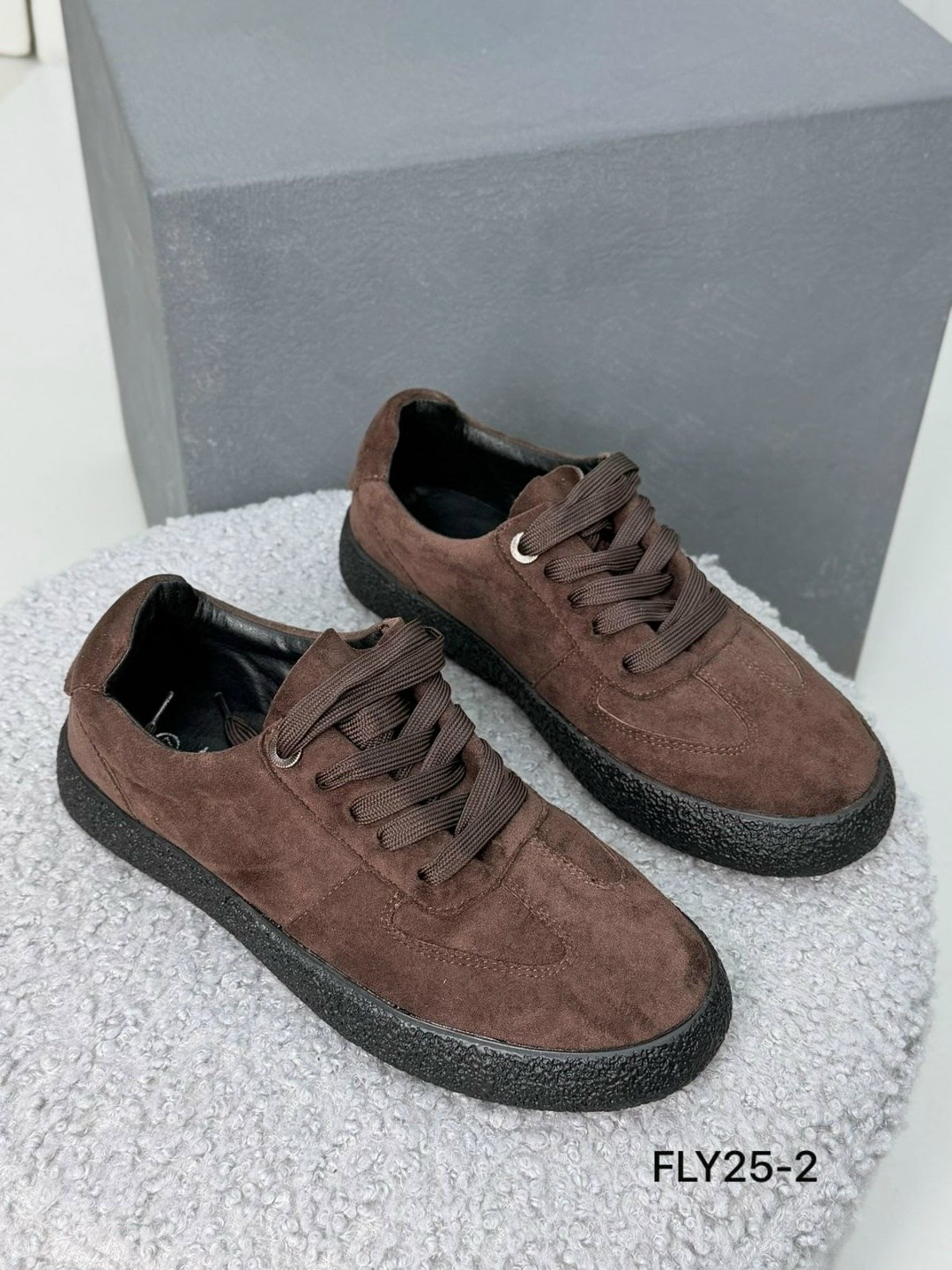 замшевые кроссовки,черные замшевые кроссовки женские,кроссовки женские замшевые,черные кроссовки,замшевые кроссы