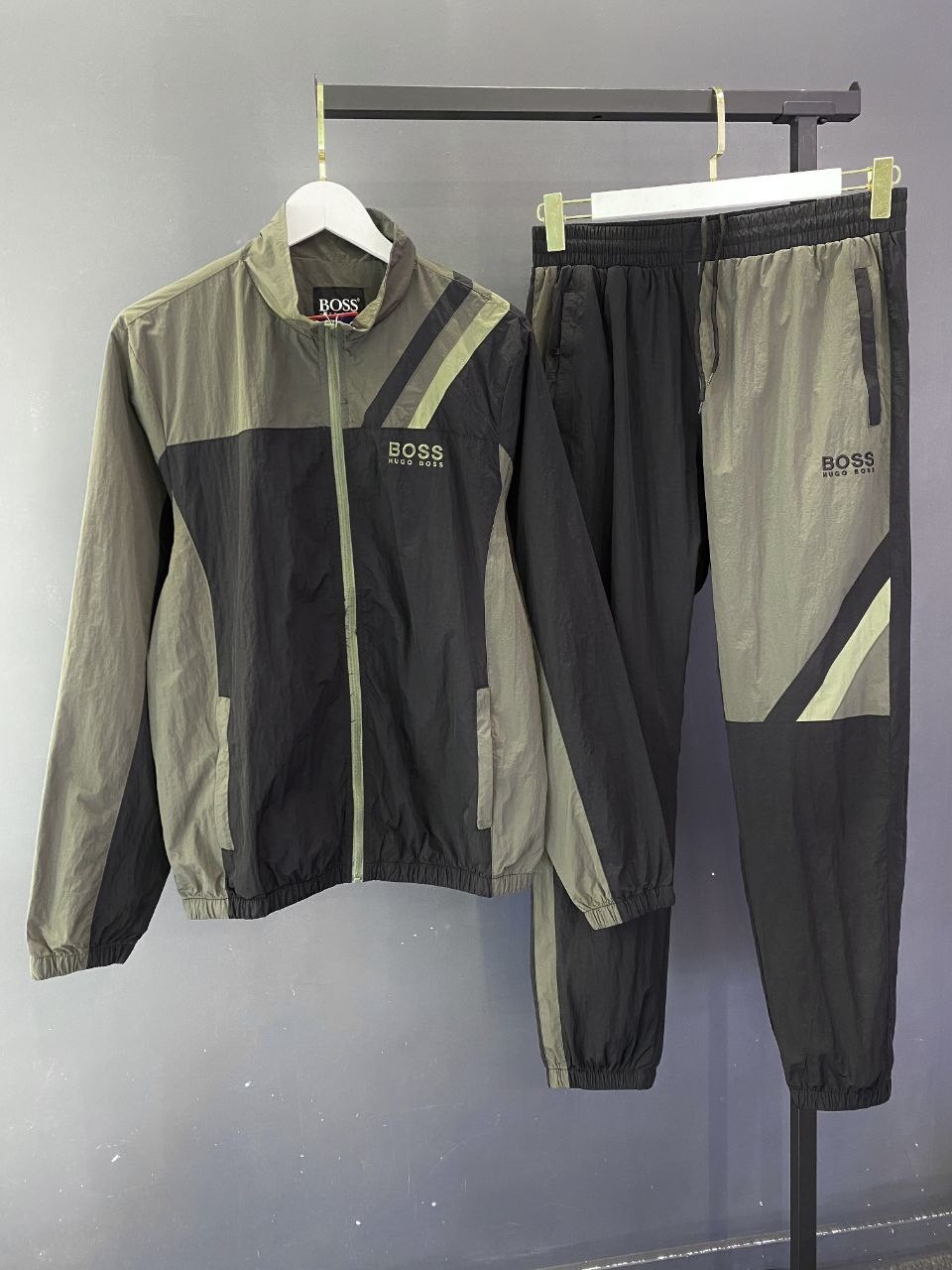 спортивный костюм hugo boss,спортивный костюм boss,мужской спортивный костюм,спортивный костюм,повседневный спортивный костюм