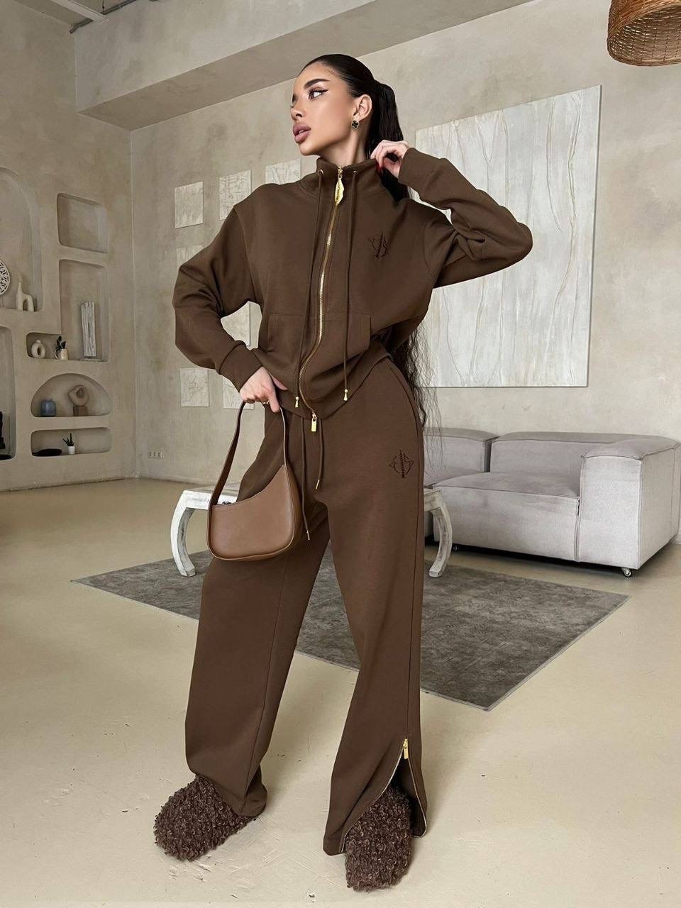 спортивный костюм loro piana,женский спортивный костюм,костюм женский,спортивный костюм,повседневный спортивный костюм