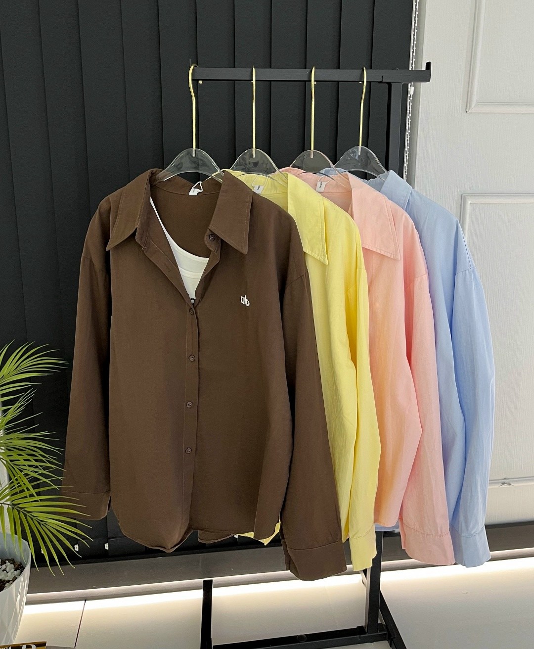 рубашка голубая оверсайз,рубашка голубая,рубашка женская,рубашка модная,однотонная рубашка