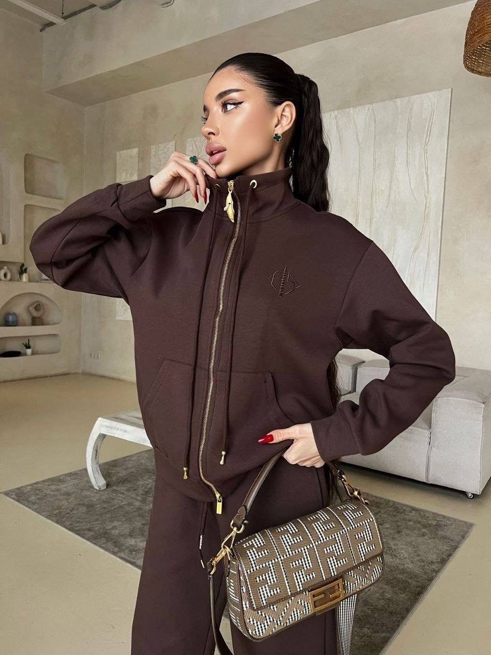 спортивный костюм loro piana,женский спортивный костюм,костюм женский,спортивный костюм,повседневный спортивный костюм