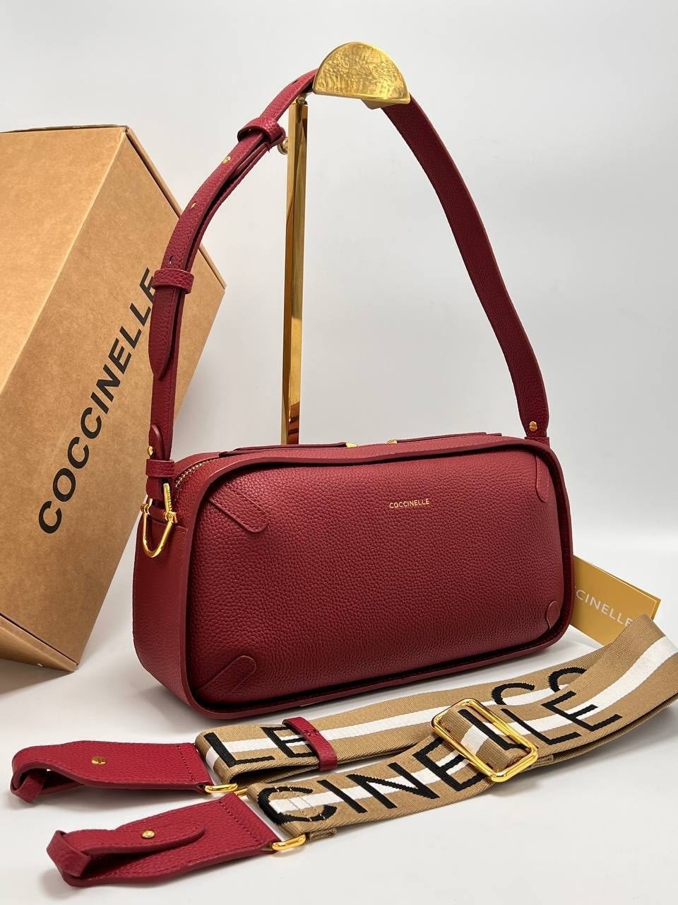 сумка coccinelle,сумка женская coccinelle,coccinelle сумка кросс-боди,сумка coccinelle lea цвет коричневый,coccinelle сумка кросс-боди на плечо beat soft