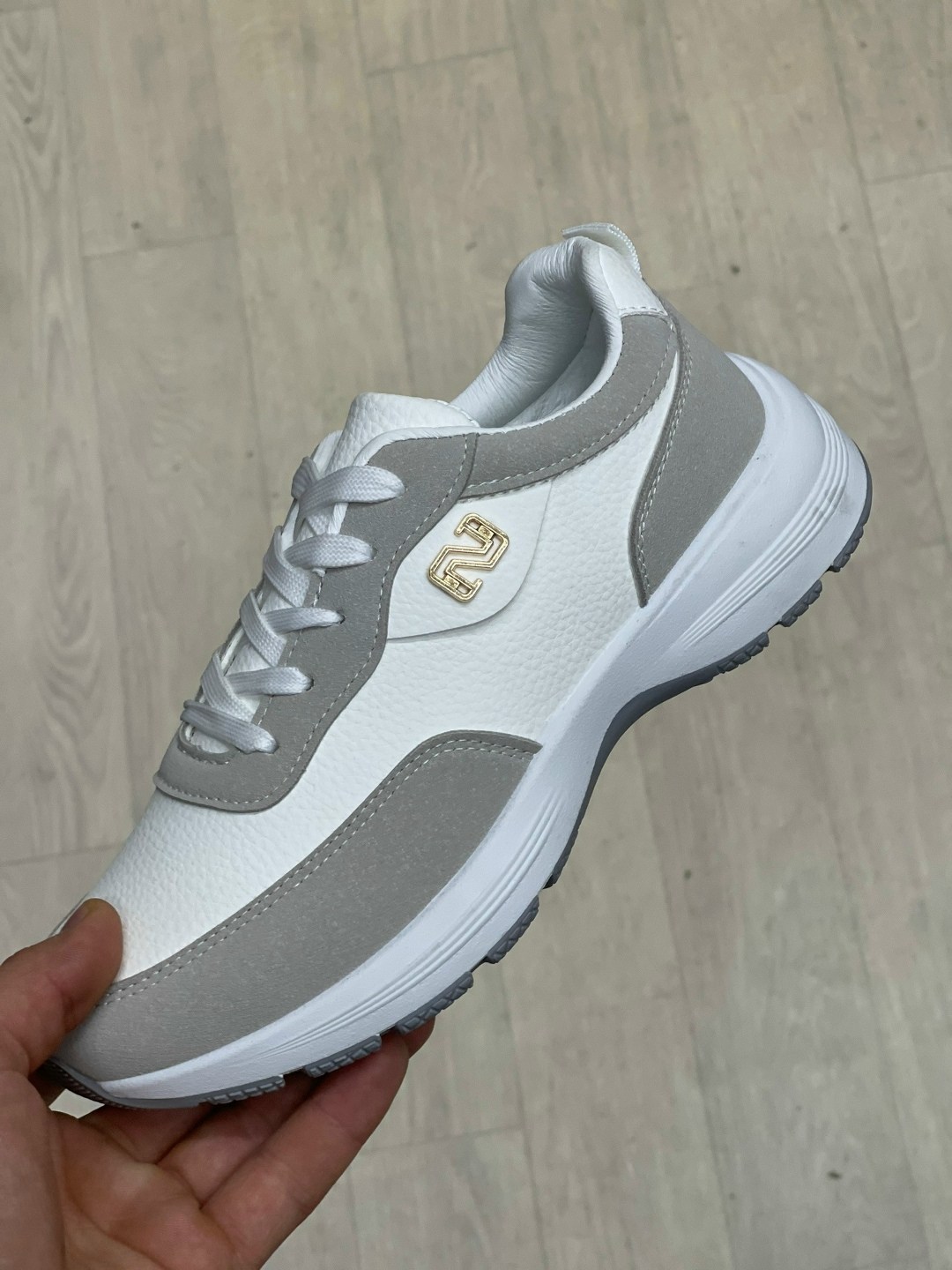 женские кроссовки,,кроссовки для женщин,кроссовки модные,повседневные кроссовки