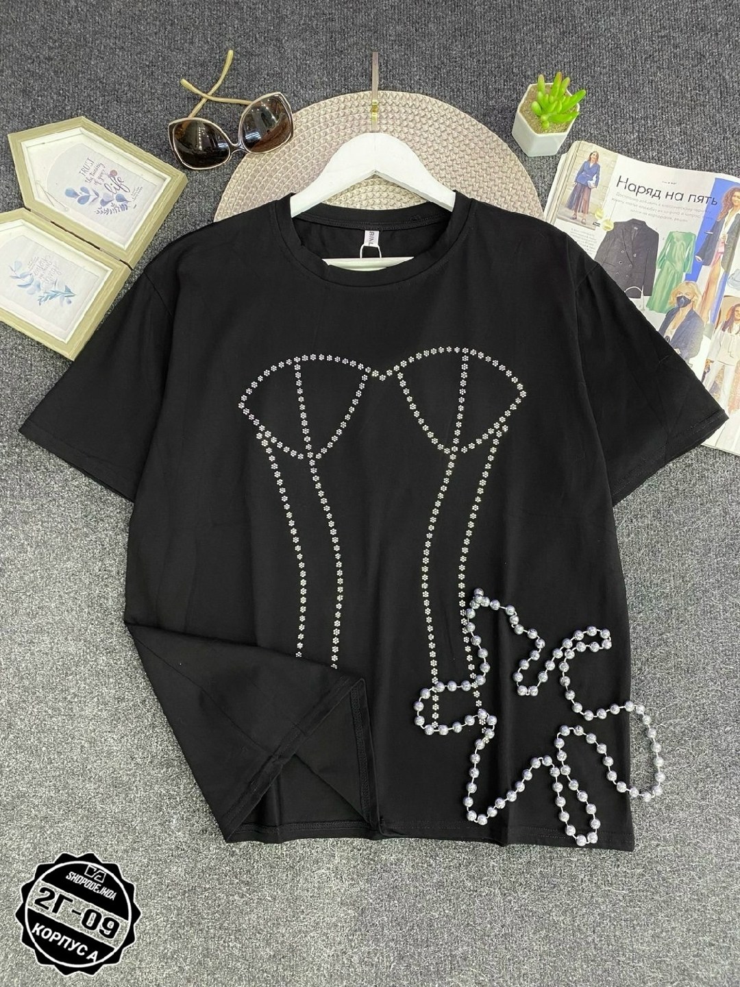 женская футболка,футболка со стразами,футболка с цепочкой,футболка женская оверсайз со стразами,футболка со стразами женская