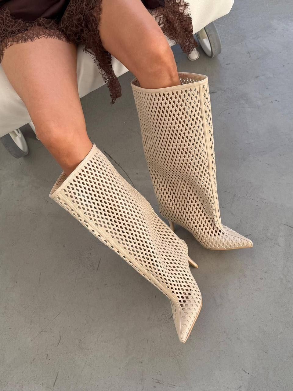 бежевые сапоги,женские сапоги,летние сапоги,женская ,длинные сапоги