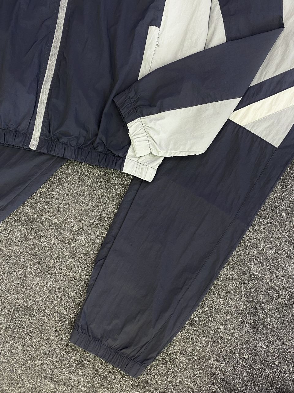 спортивный костюм hugo boss,спортивный костюм boss,мужской спортивный костюм,спортивный костюм,повседневный спортивный костюм