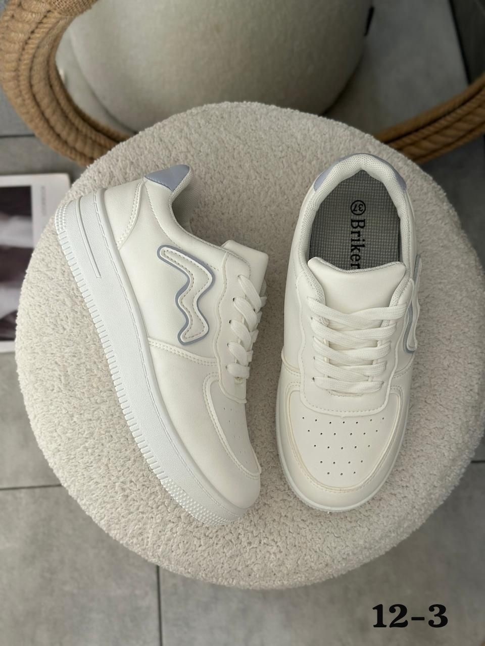 женские кроссовки,,белые кроссовки женские,белые кроссовки,кроссовки светлые