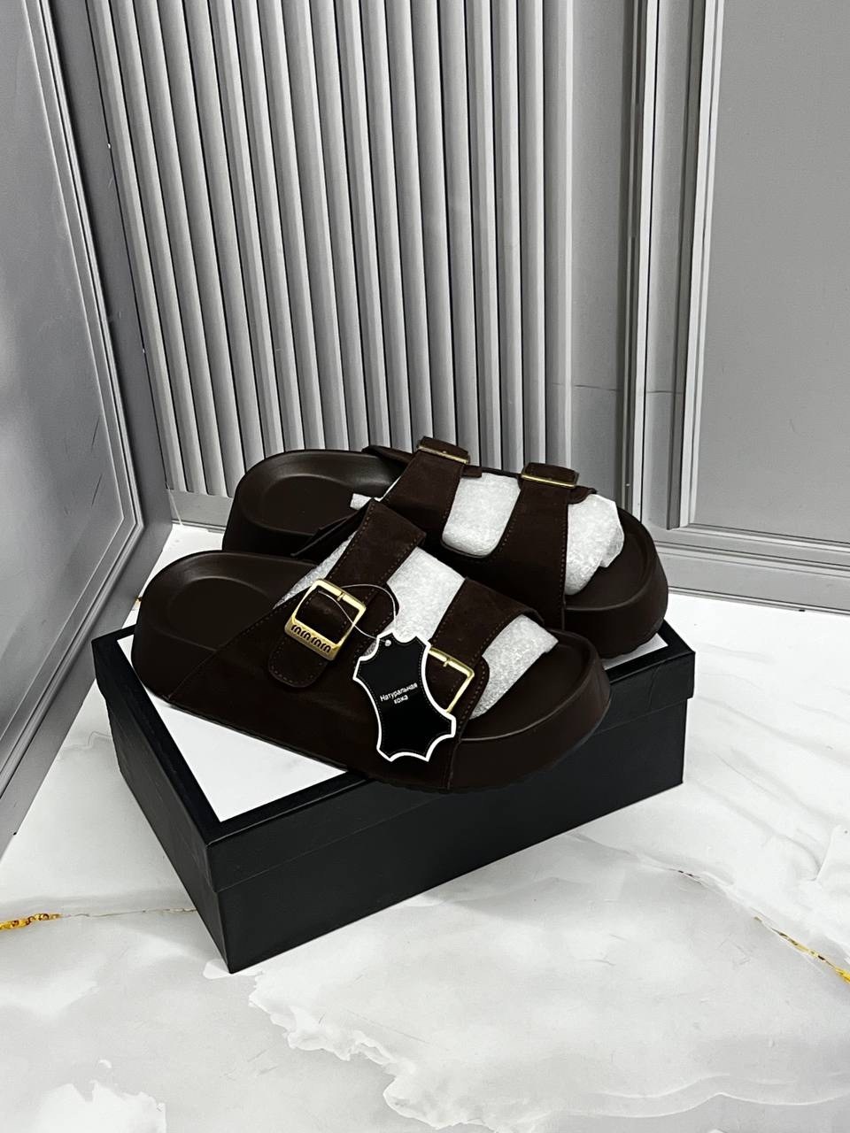 ,шлепанцы женские,модные шлепанцы,женские сандалии,сандалии