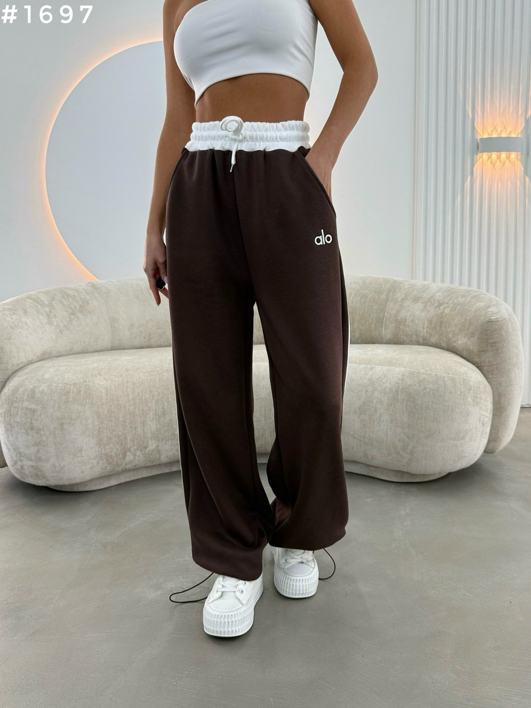 брюки карго с лампасами широкие y2k styfash,спортивные штаны с лампасами,спортивные штаны,спортивные женские штаны,спортивные брюки