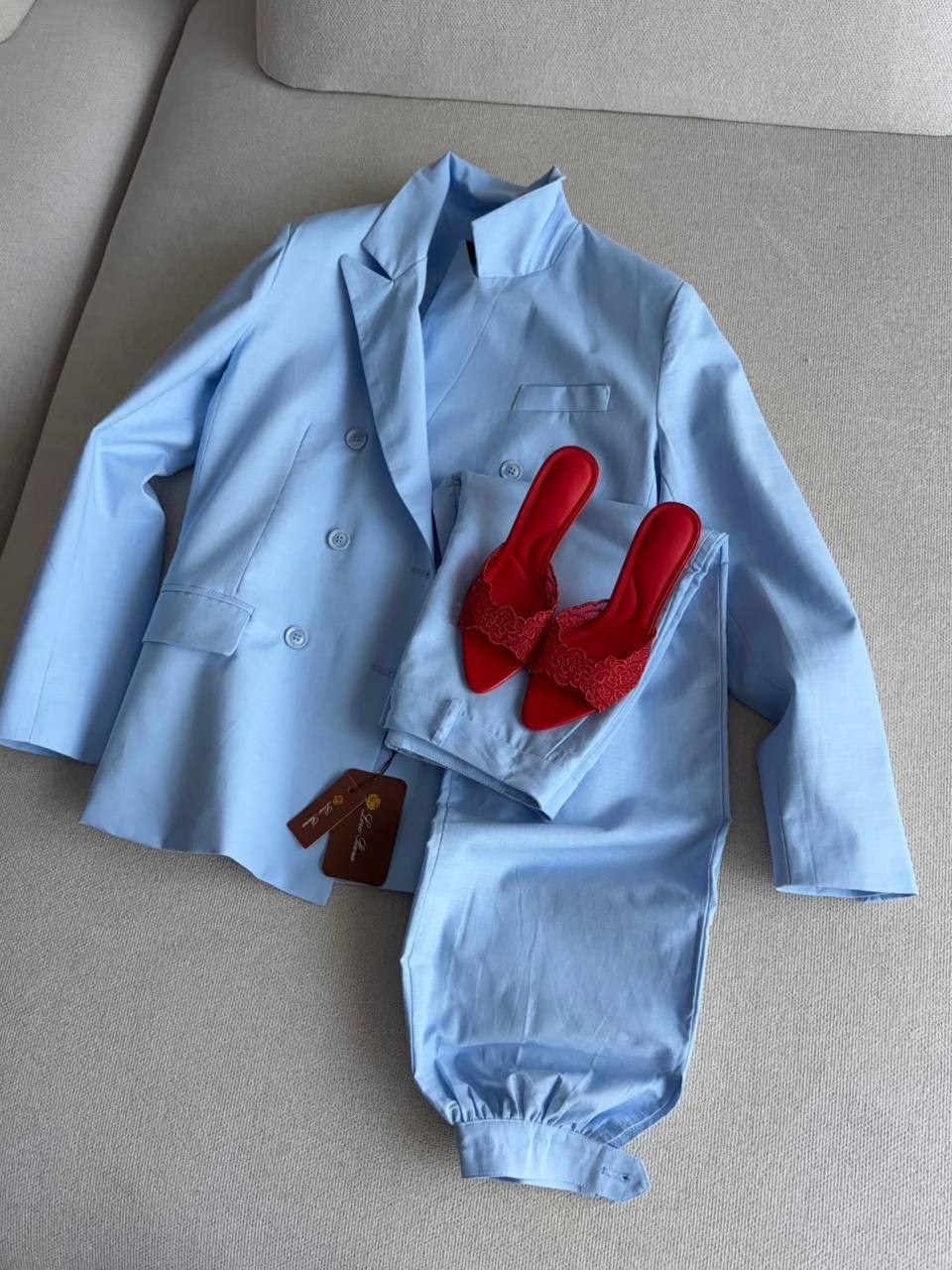 двубортный пиджак,жакет двубортный,двубортный пиджак женский,жакет,двубортные костюмы