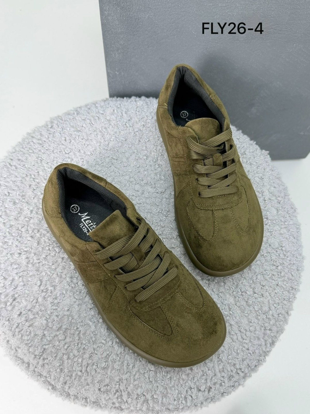 замшевые кроссовки,черные замшевые кроссовки женские,кроссовки женские замшевые,черные кроссовки,замшевые кроссы