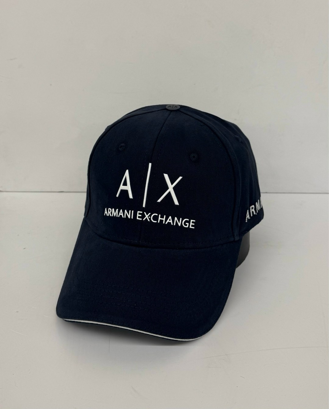 мужская бейсболка armani exchange,бейсболка armani exchange,armani exchange кепка,кепка бейсболка унисекс armani exchange,бейсболка премиум класса armani armani exchange цвет синий
