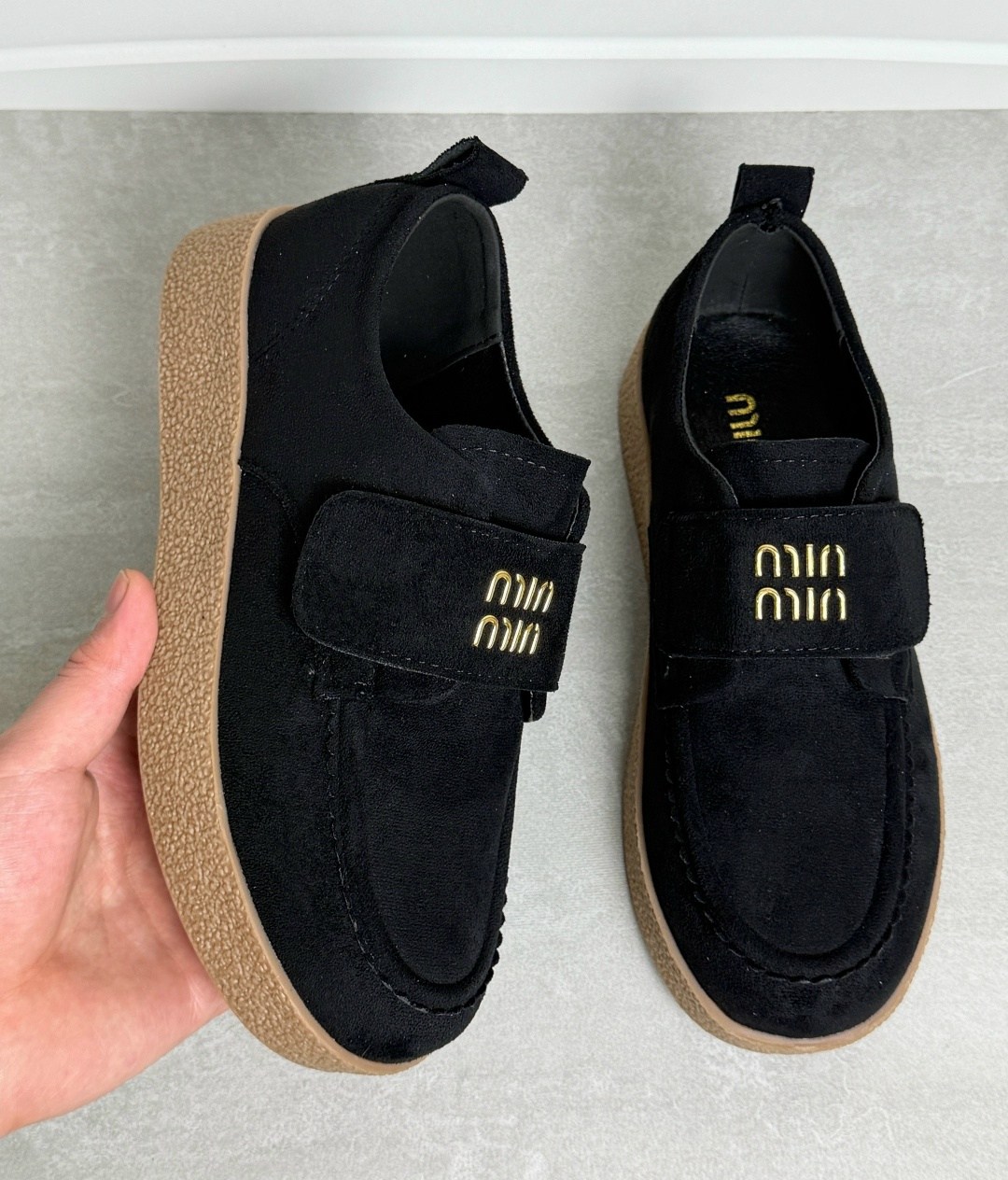 замшевые лоферы miu miu на высокий подошве и фирменной фурнитурой,,лоферы замш,женская ,замшевые лоферы женские