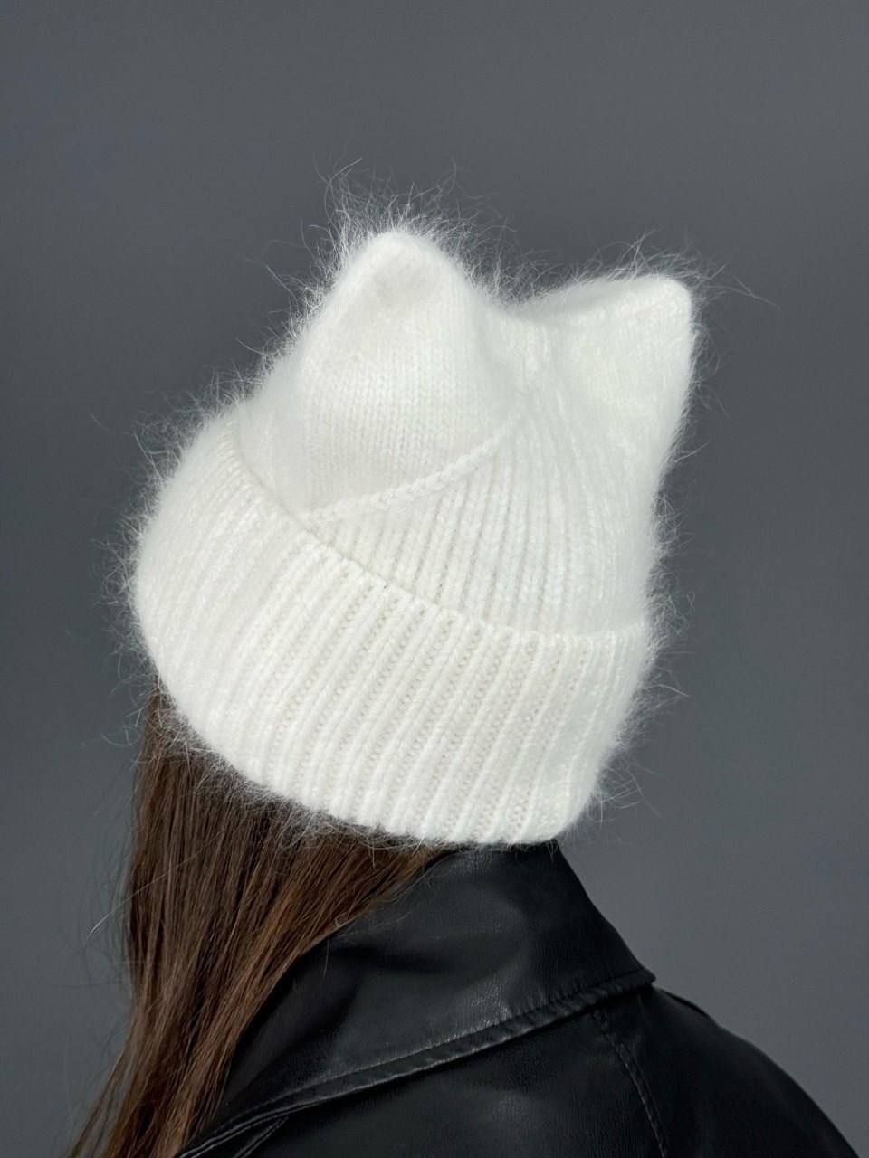 женская вязанная шапка ангора с ушками и подворотом голубая,шапка с ушками ангора,шапка ангорка с ушами,шапка с ушками ангора цвет голубой,женская вязанная шапка ангора с ушками и подворотом серый