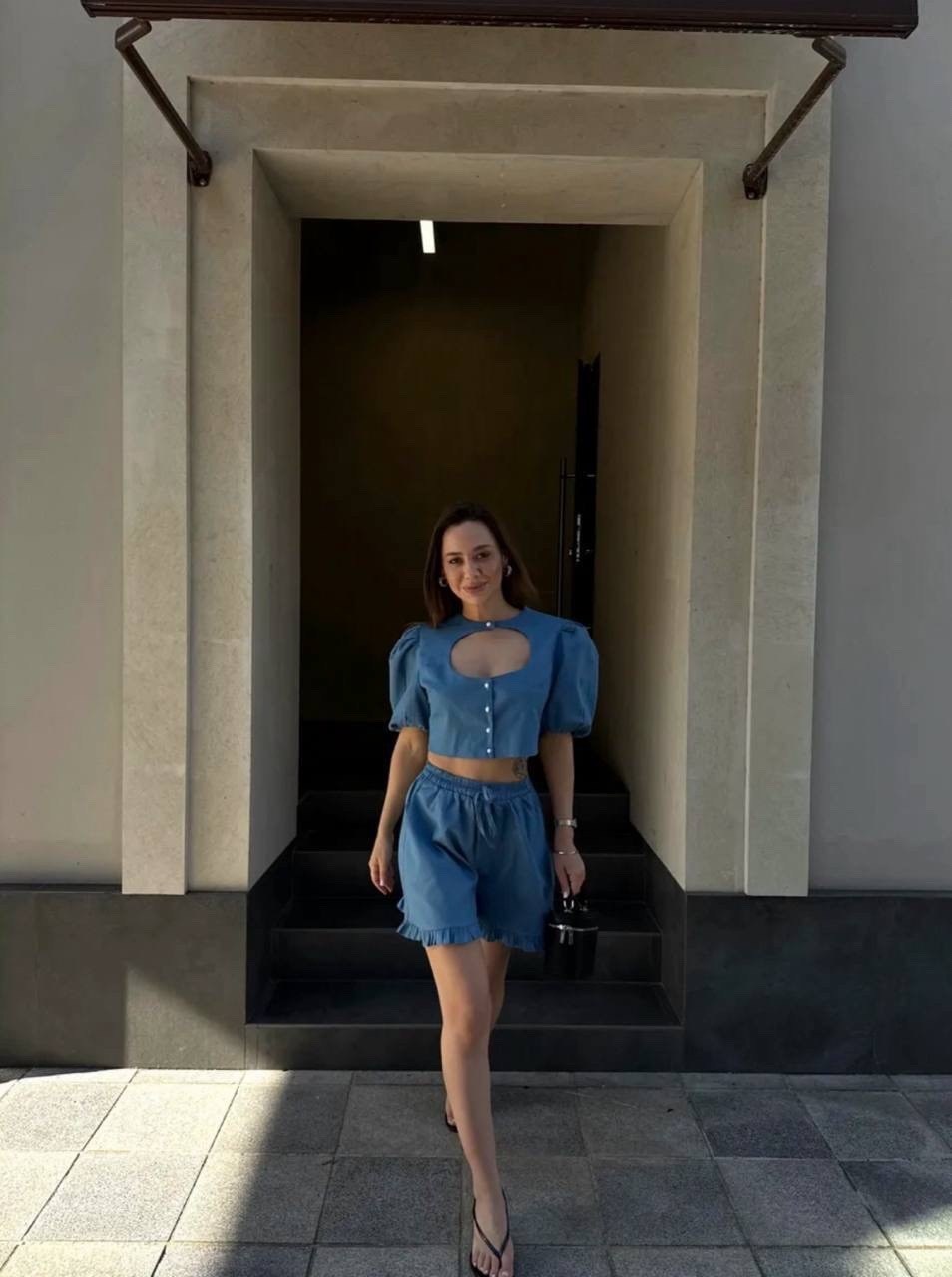 джинсовые костюмы женские,костюм с джинсовыми шортами,костюм женский с шортами,джинсовые костюмы,стильный джинсовый костюм