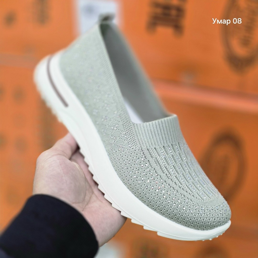 ,женские кроссовки,кроссовки со стразами женские,слипоны женские,кроссовки со стразами