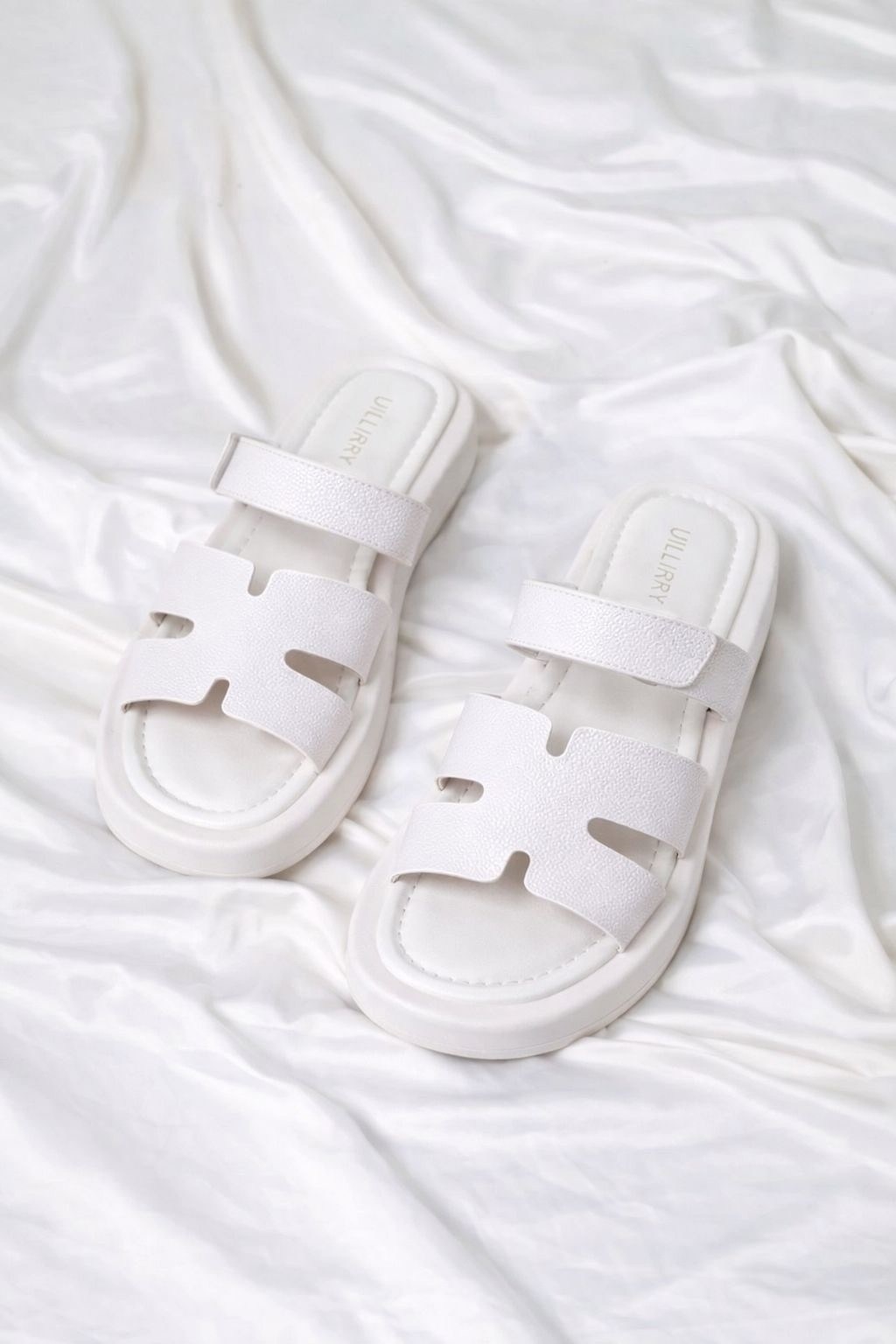 женские шлепанцы,сандалии hermes,женские сандалии,шлепки гермес белые,шлепки гермес женские