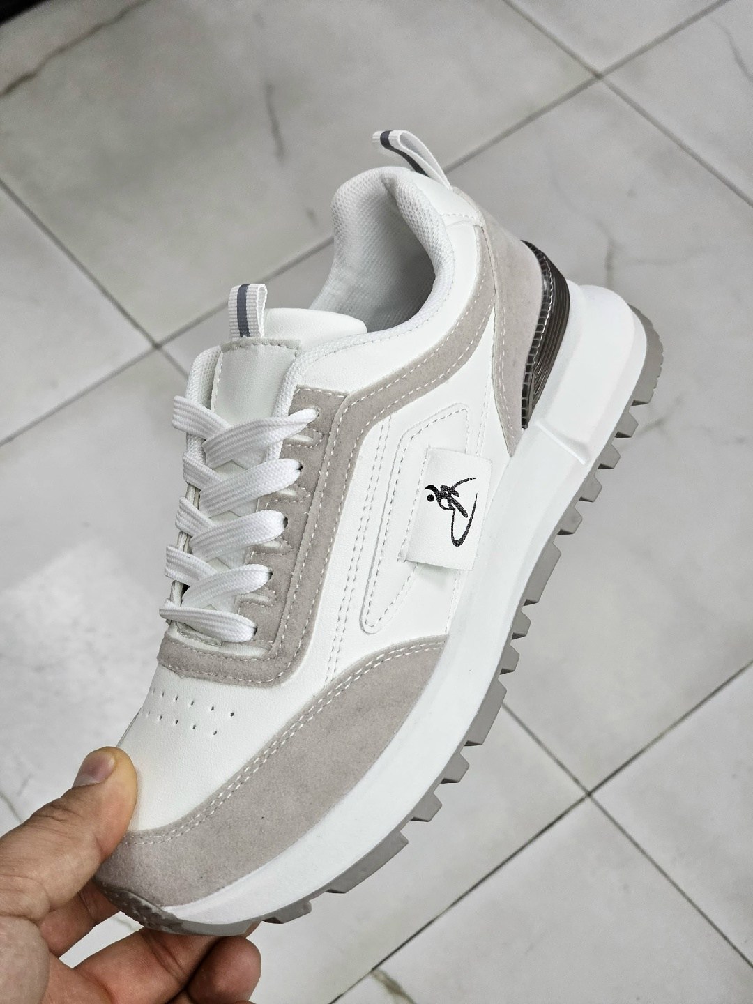 кроссовки женскиe,кроссовки для женщин,,кроссовки модные,кроссовки эко