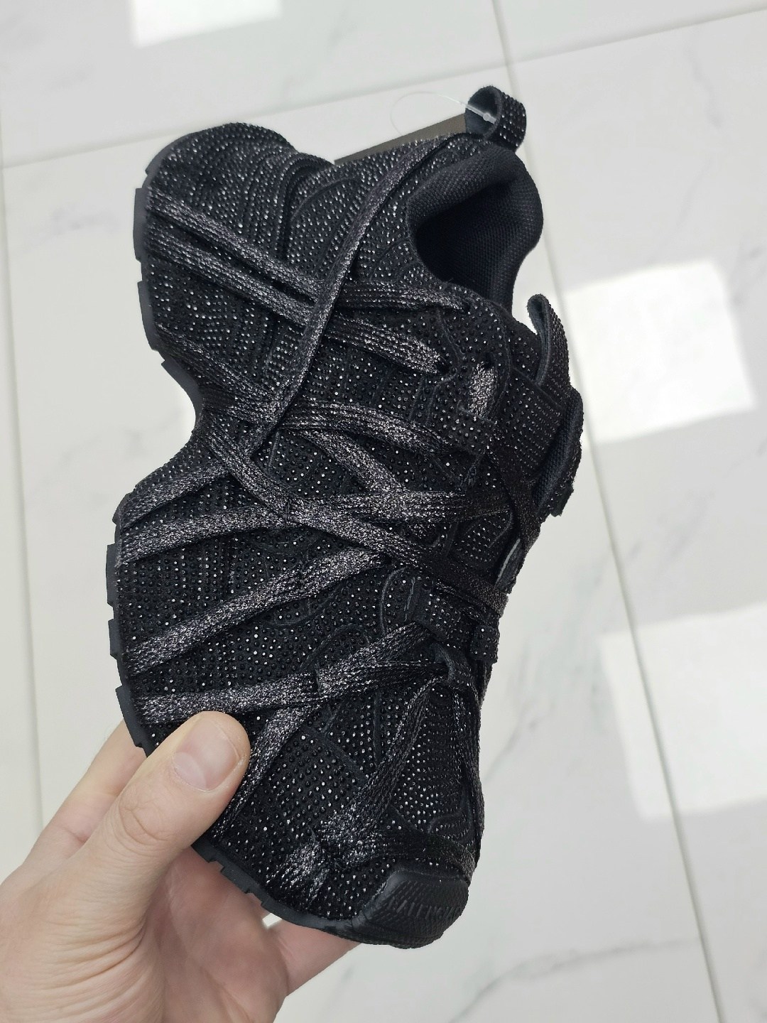 кроссовки женские balenciaga,женские кроссовки,кроссовки balenciaga,кроссовки balenciaga блестящие со стразами,блестящие кроссовки