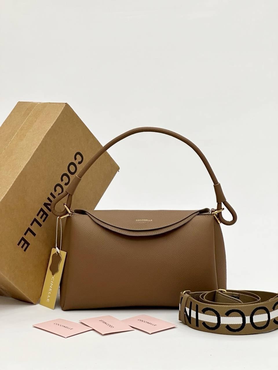 стильная сумочка,женская брендовая сумка,сумка женская coccinelle,сумка coccinelle,брендовая через плечо шоппер сумка багет