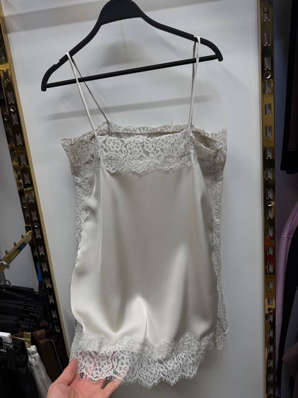 шелковый топ с кружевом,шелковый топ,шелковая майка интимиссими,шелковый топ в бельевом стиле,шелковый топ с кружевом молочного цвета