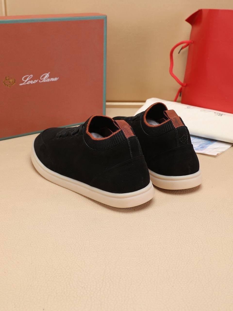 замшевые кроссовки,кроссовки loro piana,loro piana замшевые кроссовки,кроссовки мужские замшевые,