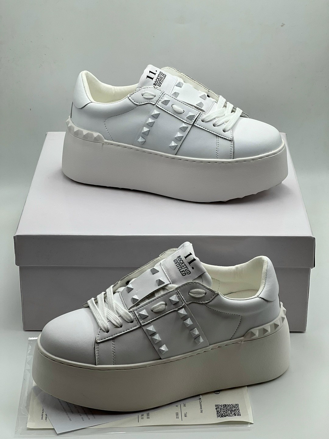 кроссовки женские valentino,кроссовки valentino,,кеды valentino,женские кожаные кроссовки valentino garavani rockstud