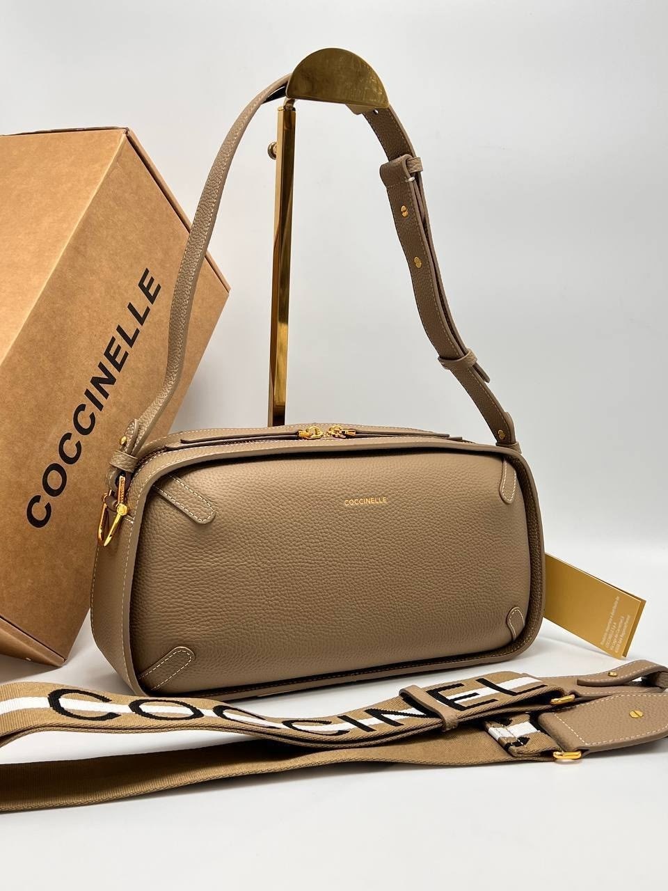 сумка coccinelle,сумка женская coccinelle,coccinelle сумка кросс-боди,сумка coccinelle lea цвет коричневый,coccinelle сумка кросс-боди на плечо beat soft