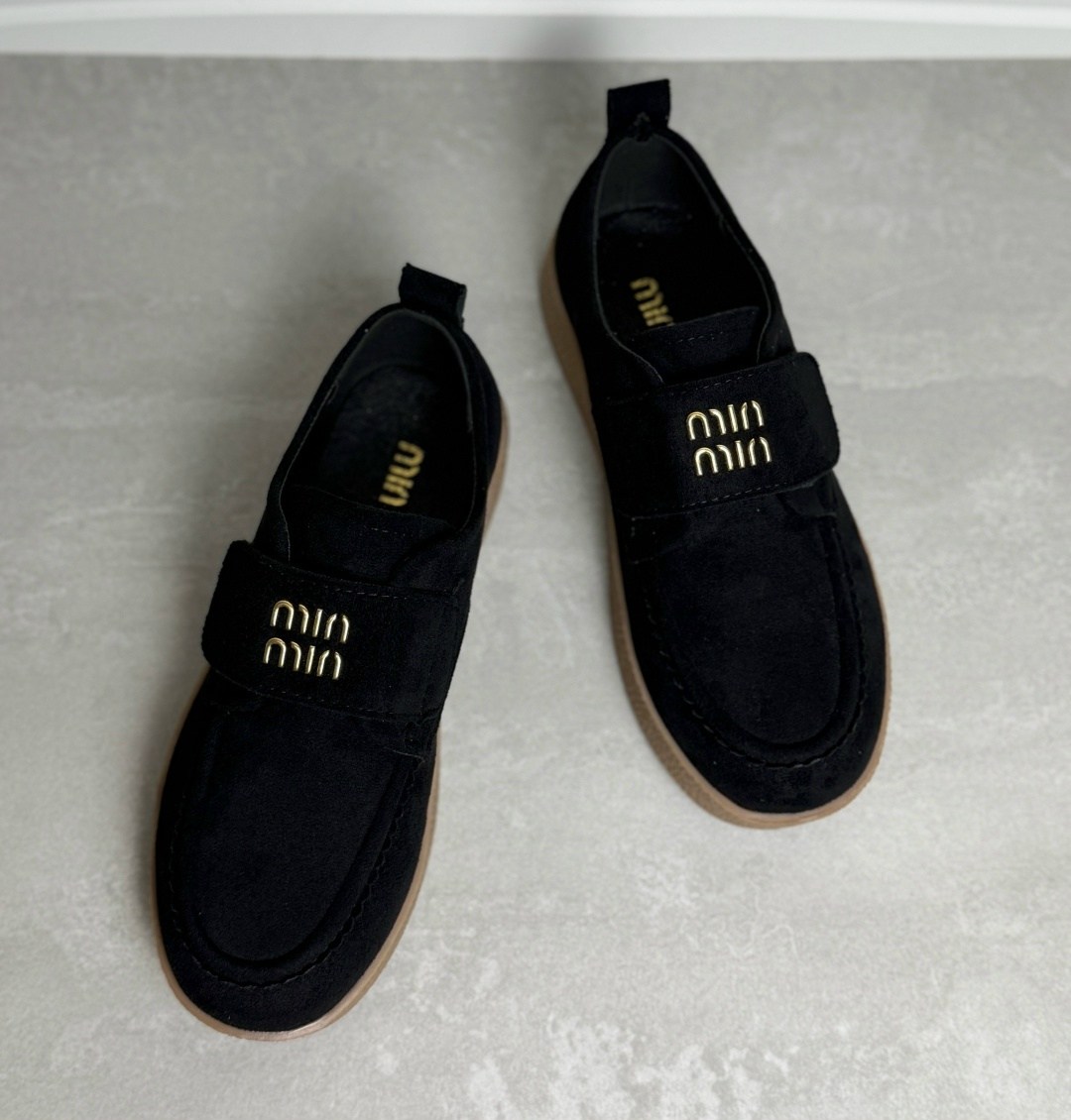замшевые лоферы miu miu на высокий подошве и фирменной фурнитурой,,лоферы замш,женская ,замшевые лоферы женские