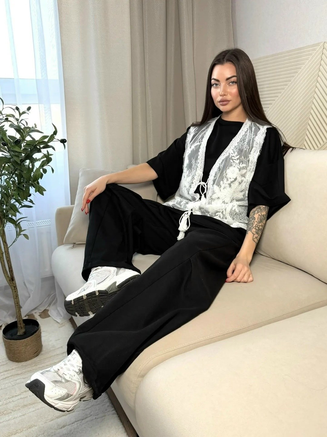 футболка оверсайз варенка со стразами,футболка со стразами оверсайз perfecto collection,женская футболка варенка оверсайз со стразами лия 211706221,серый свитшот,блузка женская