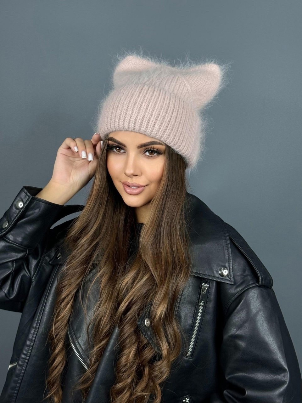 женская вязанная шапка ангора с ушками и подворотом голубая,шапка с ушками ангора,шапка ангорка с ушами,шапка с ушками ангора цвет голубой,женская вязанная шапка ангора с ушками и подворотом серый