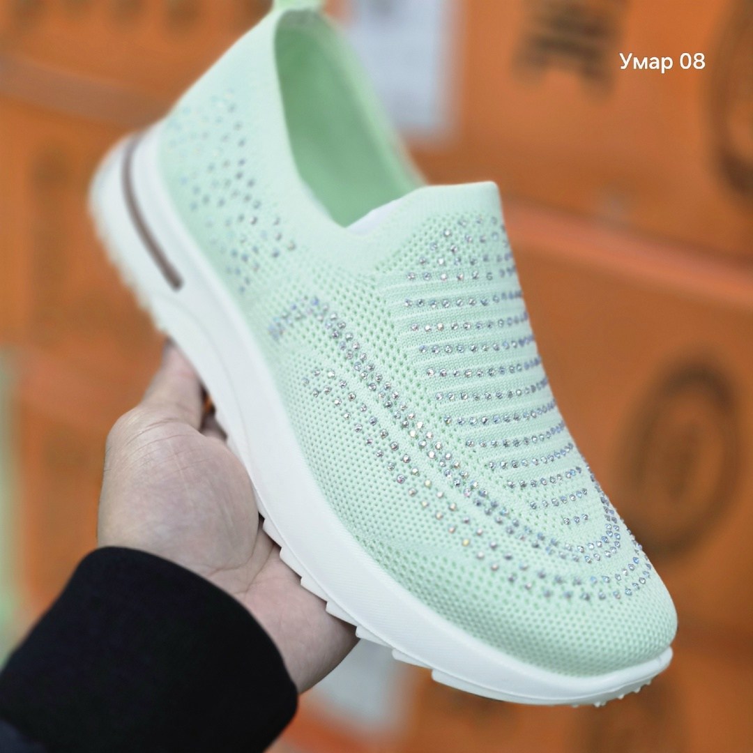 ,женские кроссовки,кроссовки со стразами женские,слипоны женские,кроссовки со стразами