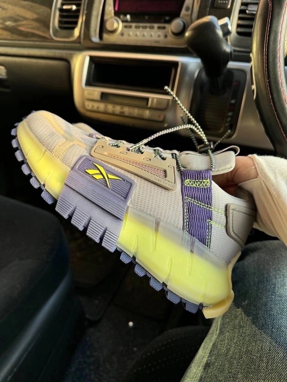 кроссовки reebok zig kinetica edge,кроссовки reebok zig kinetica,кроссовки reebok,трендовые кроссовки,кроссовки рибок zig kinetica edge