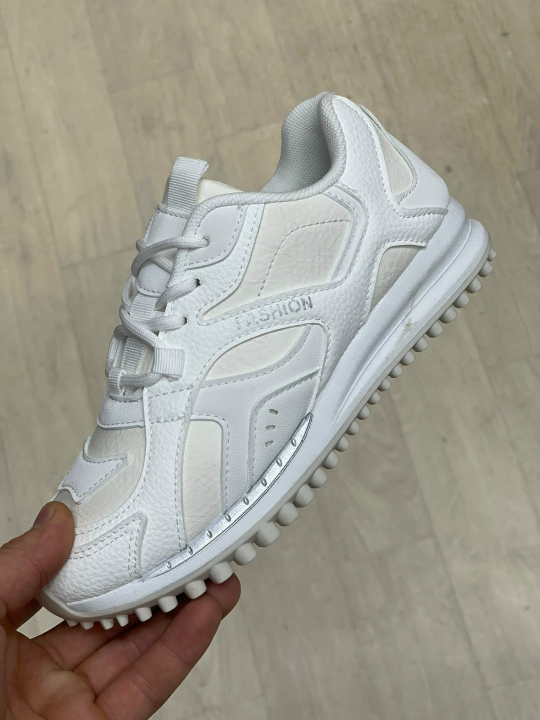 женские кроссовки,,кроссовки для женщин,кроссовки модные,повседневные кроссовки