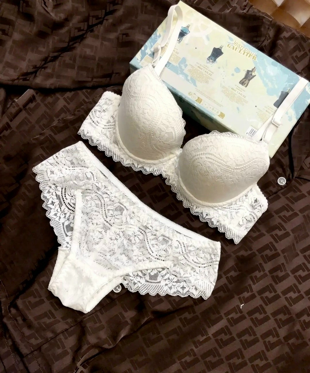 красное нижнее белье комплект,красное нижнее белье,нижнего белья комплект,красное белье комплект,комплект женского нижнего белья