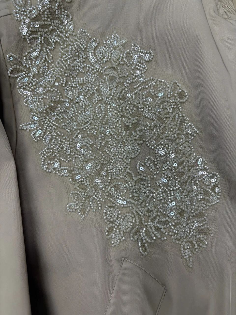 вышивка бисером,вышивка от кутюр,вышивка бусинами,вышивка стразами,кружево свадебное