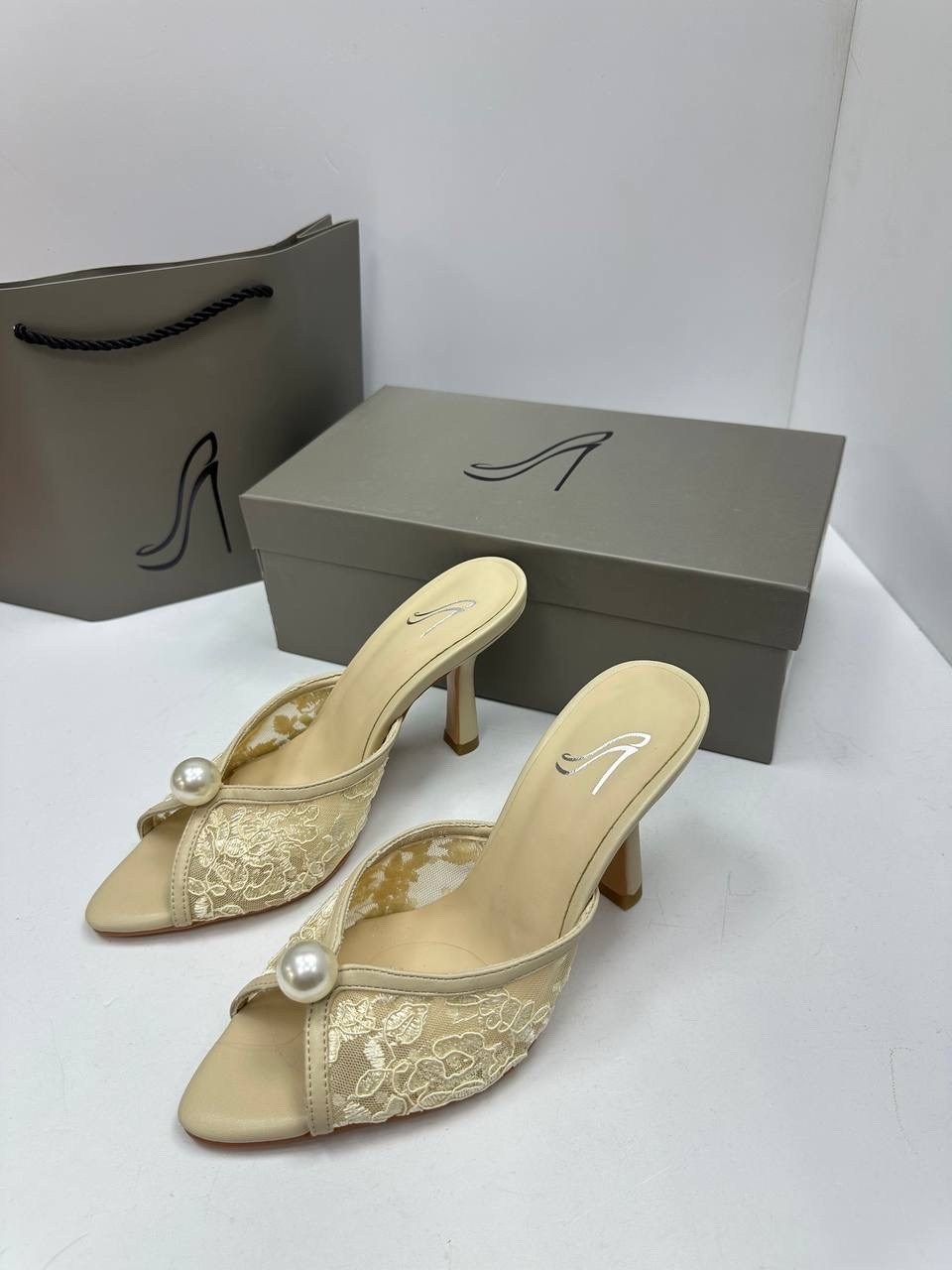 ,элегантные босоножки,босоножки на каблуках,маноло бланик босоножки,женские босоножки