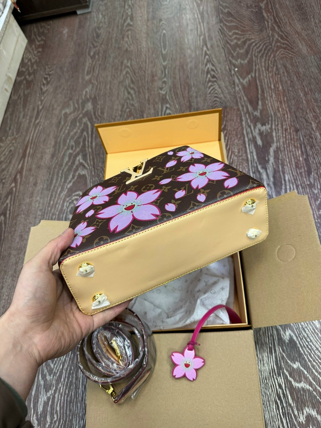 сумка женская louis vuitton,сумка louis vuitton,louis vuitton capucines,louis vuitton cherry blossom,сумка louis vuitton capucines