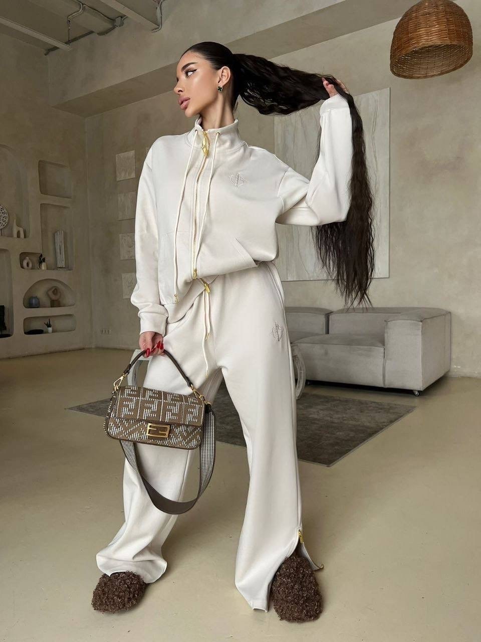 спортивный костюм loro piana,женский спортивный костюм,костюм женский,спортивный костюм,повседневный спортивный костюм