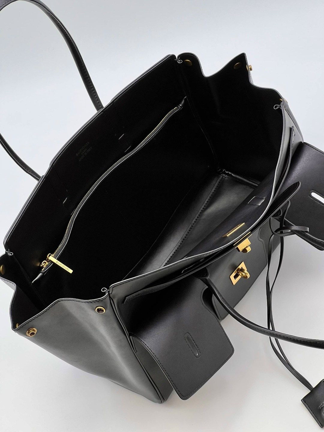 balenciaga сумка,сумка женская balenciaga,bel air средняя универсальная сумка balenciaga,сумка натуральная кожа balenciaga,сумка натуральная кожа 30-25 см реплика balenciaga