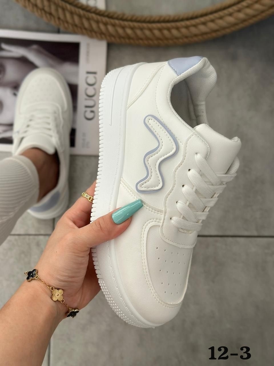 женские кроссовки,,белые кроссовки женские,белые кроссовки,кроссовки светлые