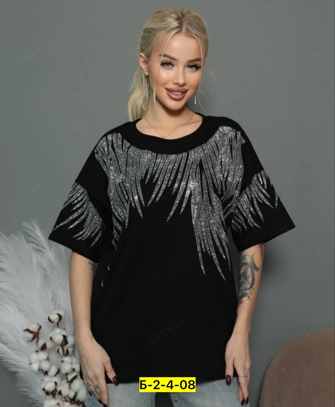 футболка со стразами оверсайз,футболка оверсайз с принтом со стразами,футболка женская оверсайз со стразами,футболка со стразами женская,футболка оверсайз базовая со стразами