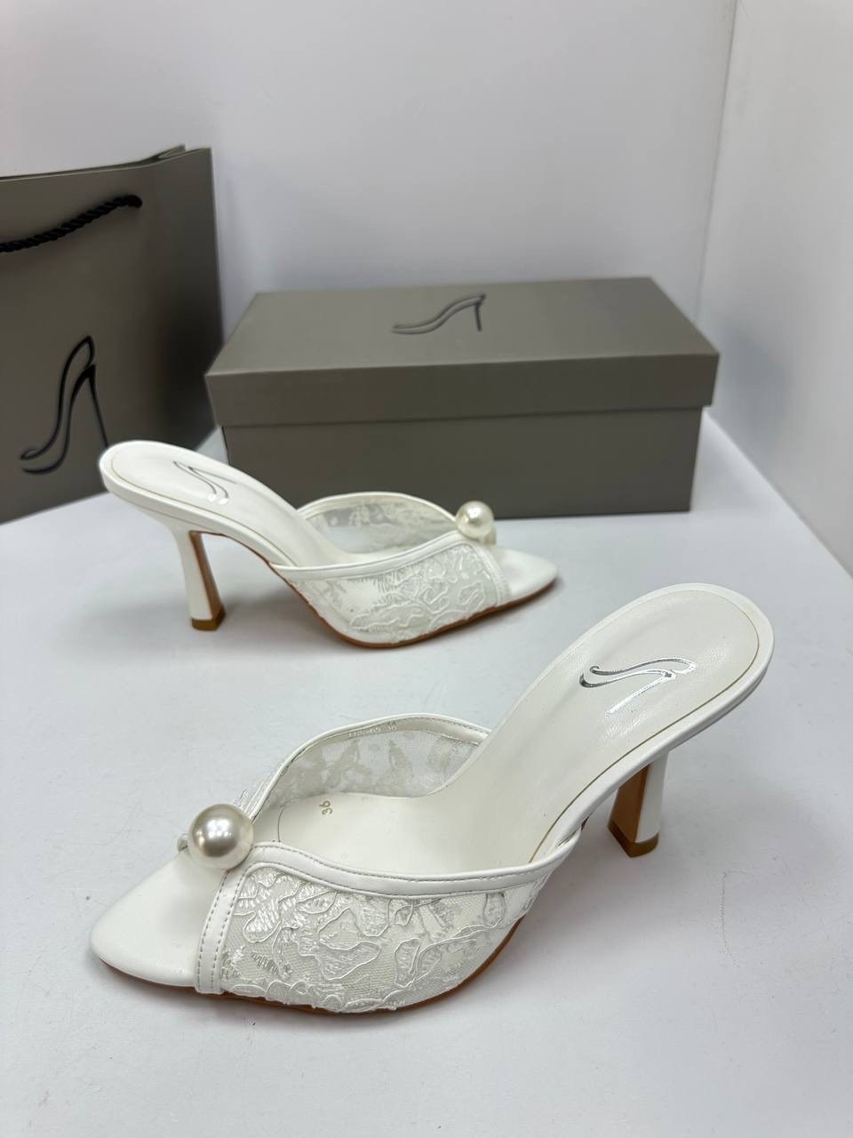 ,элегантные босоножки,босоножки на каблуках,маноло бланик босоножки,женские босоножки