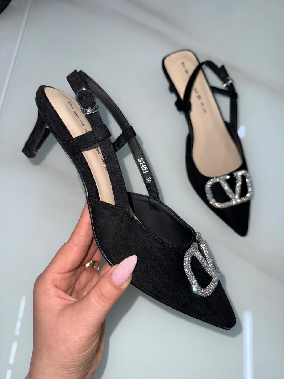 босоножки valentino,,туфли valentino,валентино гаравани  женская,женские босоножки